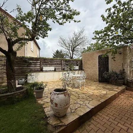 Joli Au Rez De Chaussee Beaune (Cote d'Or)