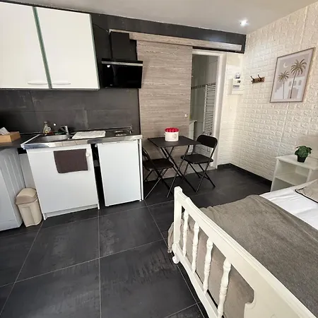 Joli Au Rez De Chaussee * Μπον